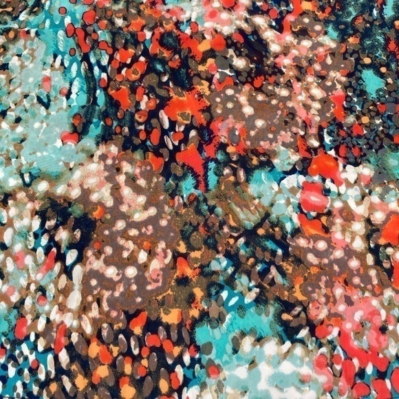 𝅺olive & Oak multi color abstract tank top with button open back - Picture 2 of 9